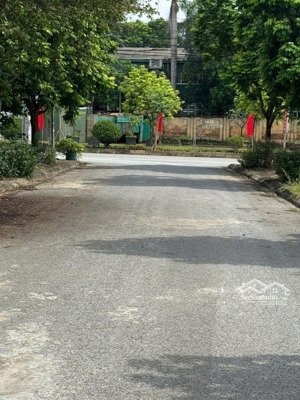 bán nhà khu tái định cư thạch hòa 120 m2, giá 10.5 tỷ