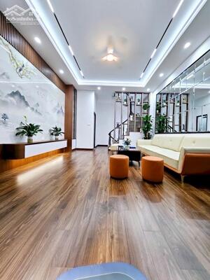 Bán nhà Bùi Xương Trạch ngõ thông ô tô qua 36m 6 tầng giá 8.3 tỷ , kinh doanh full nội thất đẹp .