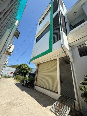 cho thuê nhà 3 tầng nguyên căn hẻm tô ký phước đồng dt 85m2, có mặt bằng kinh doanh, giá 5tr/tháng