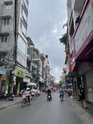 bán nhà mặt đường miếu hai xã ~50m xây 3,5 tầng cho thuê dòng tiền ổn định chỉ 6 tỷ
