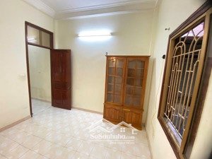 cho thuê nhà ngõ 230 mễ trì thượng 65m x 3t giá 12tr/th