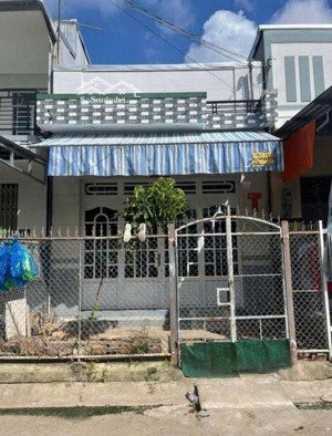 bán nhà giá rẻ 2,2 tỷ 143m2 đường song hành xã tân hiệp , hóc môn, sổ hồng riêng, dân cư đông đúc