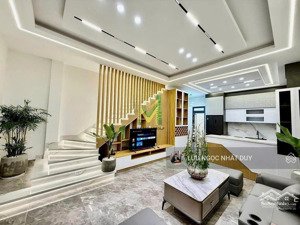 bán villa siêu mới ngay trung tâm view thành phố full nội thất cao cấp
