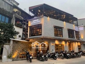 siêu phẩm tại nguyễn thị định với dt 140m x 2 tầng mt lô góc 24m dễ nhận diện thương hiệu