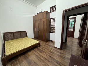 bán nhà thuỵ khuê, dt 50m2, mt 7m, lô góc, 3 tầng, gần ô tô, gần phố. 9,2 tỷ