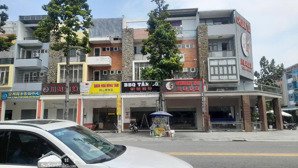 bán nhà 1 trệt 3 lầu mặt tiền đường đồng khởi. p. hoà phú. ngay trung tâm tp mới bình dương