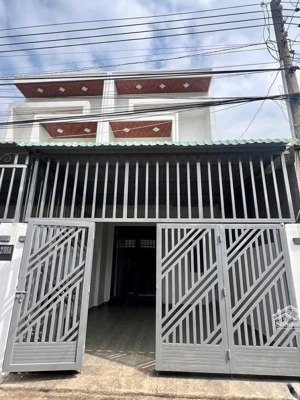 bán nhà mới xây 1 trệt 1 lầu p. hiệp thành. dt:74m2(4,5x17m) thổ cư 60m2. giá: 3 tỷ 190 triệu
