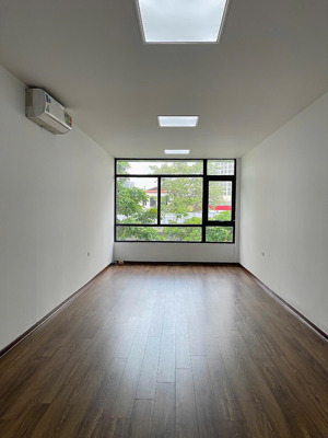 cho thuê sàn văn phòng - đối diện royal city - ngã tư sở