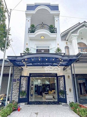 cô hồng bán nhà vừa ra sổ đường phan văn hân, bình thạnh. giá 4tỷ270/ 5,5mx15m (88m2). mặt tiền 8m