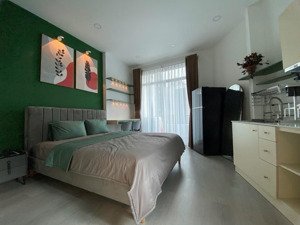 nhà mặt tiền kinh doanh - khu phố ẩm thực phan xích long - căn góc thoáng - xe tải chạy - nhà có th