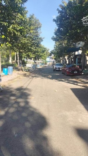 chủ cần thanh lý gấp đất 120m2 giá 2 tỷ 5 nằm ngay trường thcs tân bình , phù hợp kin h doanh , shr