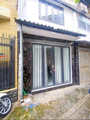Nhà mới ở ngay, gần Sacombank Lý Thường Kiệt, 3.05 tỷ