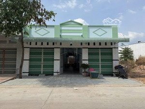 bán gấp dãy trọ 150m2, giá 1.55 tỷ, 7 phòng 1 kiot,ngay kcn mỹ phước 3, sẵn thu nhập 10tr/tháng,shr