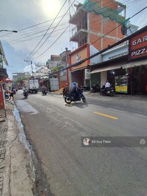 bán nhà song hành 180m2, ngang 5,3, 2 tầng, nhà đẹp ở ngay, hơn 6 tỷ.