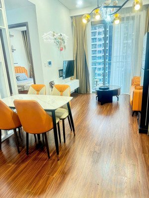đầu tư ở ngay - căn 1n+ toà m1, tầng trung, full đồ, view nội khu, có sẵn khách thuê - bán 3.3 tỷ
