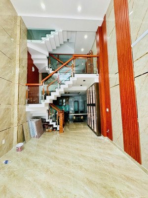 bán nhà đường gò dầu (4m x 13m) nhà 1 trệt 2 lầu sân thượng nhà mới