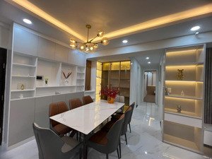 cần bán căn hộ green valley - pmh. dt 120m2- căn góc. 3pn, 2wc. gía 10.5 tỷ.lh hải đăng