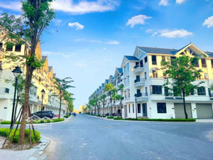 bán nhanh căn góc khu đông dương dự án hinode royal park. diện tích 165m2 giá 31 tỷ. lh: 