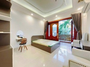 cho thuê phòng ban công q1 gần chợ tân định, nhà thờ tân định, công viên lê văn tám, cầu kiệu