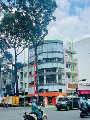 cho thuê tòa nhà góc 2 mt trần hưng đạo huỳnh mẫn đạt, q.5 10*6 m 6 lầu thang máy 80tr/tháng