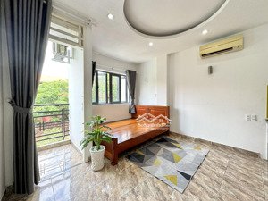 phòng cửa sổ trời có thang máy - gần ngã 6 gò vấp