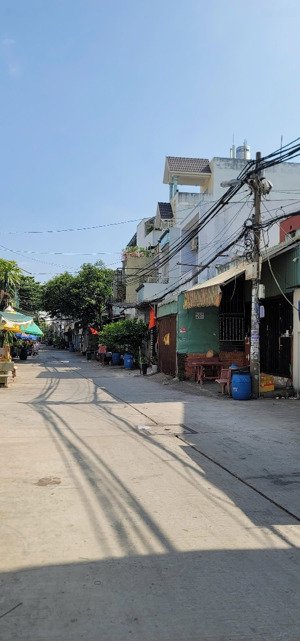 nhà hẻm một xẹt thông 8m đường lê văn quới, diện tích 6x16m, 1 trệt 1 lầu