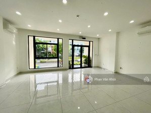 cho thuê tầng trệt , dt : 9x20m đối diện công viên - đường 37 vạn phúc city