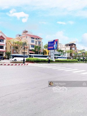 bán góc 3 mặt tiền 2500m2 phạm văn đồng đất dự án hiếm ngay biển mỹ khê