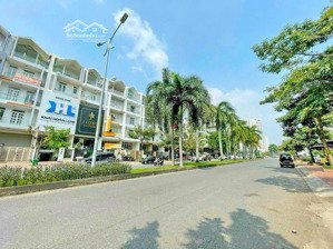 tòa nhà khách sạn tại khu đô thị cạnh lotte q7 - 25pn thu nhập 155,28 triệu