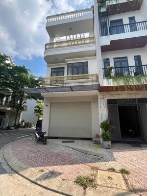cho thuê nhà lô góc khu dân cư tại bình chuẩn , thuận an