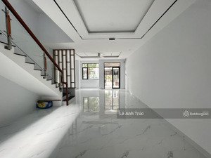 chính chủ cho thuê nhà phố mizuki. thuận tiện ở và kinh doanh. giá 19tr. lh xem nhà: 