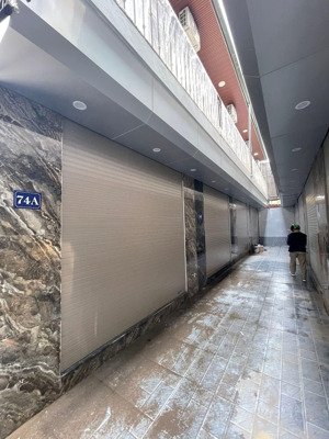 bán nhà riêng đường định công hạ 38m2 giá bán 3 tỷ. xây mới ngon lành rồi. lh mr cường 