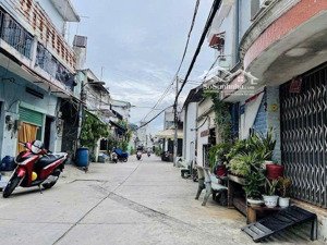 kèo thơm nhà, 3 tầng, ngay vòng xoay an lạc, bình tân, hẻm 8m thông, 4x20 giá chỉ 4 tỷ hơn