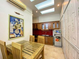 cho thuê nhà trọ mặt phố khâm thiên đống đa giá 5 triệu, 45 m2, điều hòa nóng lạnh máy giặt đầy đủ
