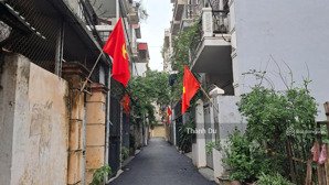 cho thuê nhà nguyên căn phố bồ đề, long biên gần hồ bồ đề , hc golden , tâm anh