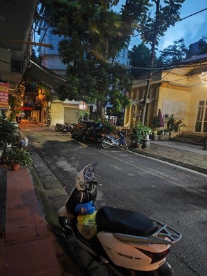 phân lô vip khuất duy tiến - ngụy như kom tum - 2 vỉ hè - 2 thoáng - kinh doanh sầm uất.