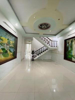 cho thuê nhà gần hội trường đông hoà, dĩ an