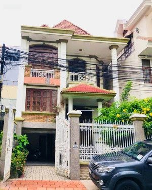cho thuê biệt thự cao cấp khu compound mê kông