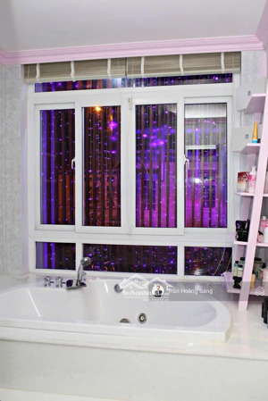 chính chủ bán biệt thự sân vườn 200m², full nội thất gỗ, có hầm 2 ô tô, giá chỉ 14.99 tỷ