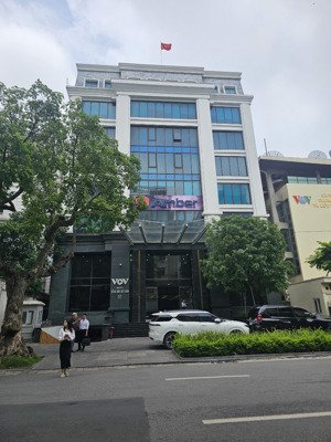 cho thuê tòa nhà mặt phố thái hà - tây sơn dt 550m x 8 tầng - mặt tiền 22m.kd mọi mô hình .giá mềm.