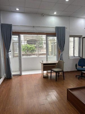 có nhà cho thuê tại lê trọng tấn. đầy đủ tiện nghi, dt85mx3t