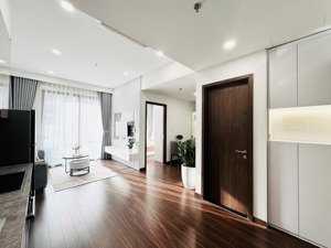 bán cắt lỗ căn 1n + toà m1.1x08, có sổ, full nt, view nội khu 43m2 - giá bán 3 tỷ