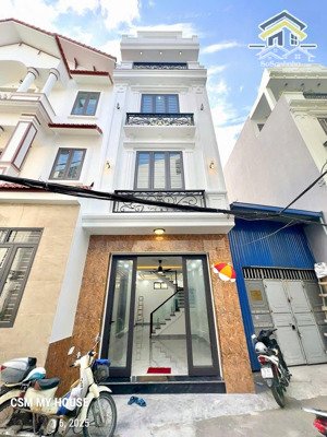 nhà mới độc lập - 4 tỷ 650- 45m2 - cách đường 30m