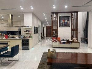 siêu rẻ biệt thự sân vườn đơn lập , lô góc 2 mặt đường thang máy - đại kim 240 m , giá 60 tỷ