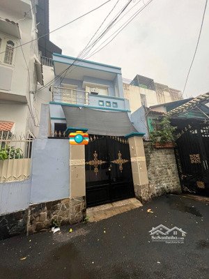 cho thuê nhà gần chợ an nhơn, p6, gv - dt 4x20m, trệt lầu: 4pn 2wc, có sân sau rộng rãi