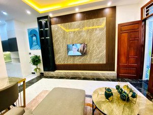 bán nhà kim giang: 31m2*5t nhỉnh 5 tỷ 2 mặt thoáng, trước nhà siêu thoáng, 3 ngủ, ở luôn, chắc chắn