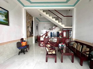 bán gấp căn nhà. sau căn mặt tiền phan văn trị, p5, gv. đúc 1 trệt 2 lầu sân thượng