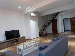 cho thuê penthouse 3 phòng ngủ giew hồ bơi phú hoàng anh