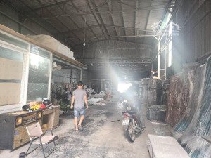 nhà xưởng 2 mặt tiền đường thạnh xuân 22, p. thạnh xuân, q12, dt 705m2 (10mx70m) dòng tiền 19tr/th
