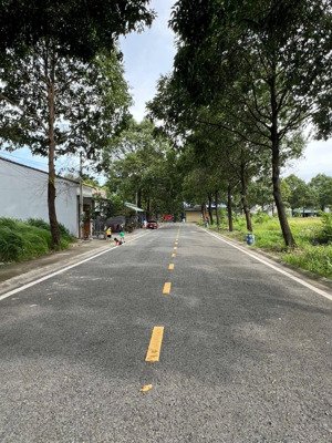 bán lô đất ngộp ngay khu tđc hoà lợi cách trung tâm tp mới chỉ 1km, dt 150m2, sổ sẵn, full thổ cư